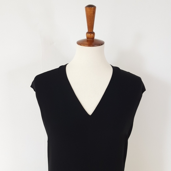 MaxMara | Silk Blend Slim Sheath Dress in Black - Picture 2 of 8